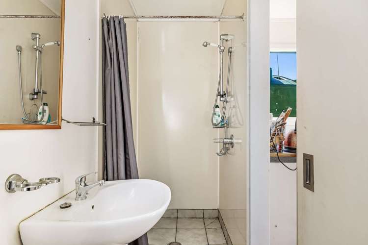 37 Banks Street Tolaga Bay_18