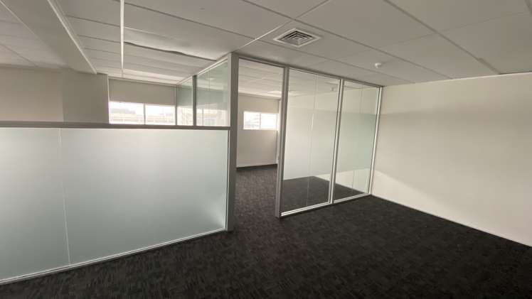 Suite 4/507 Lake Road Takapuna_7