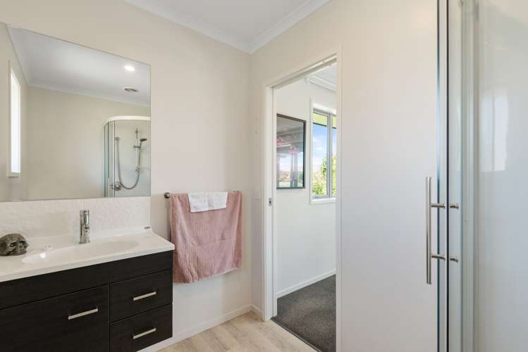 17 Landsborough Drive Darfield_13