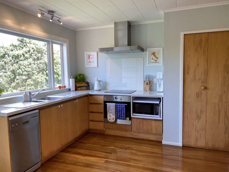 9 Woodstock Terrace Tawa_3
