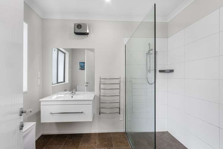 92 Halberg Street Dallington_15