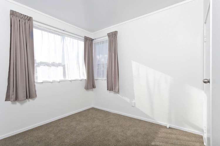 176 Mahia Road Wattle Downs_12