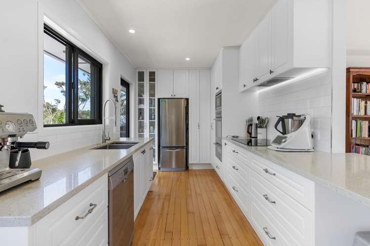 64 Taupo Street Green Bay_13