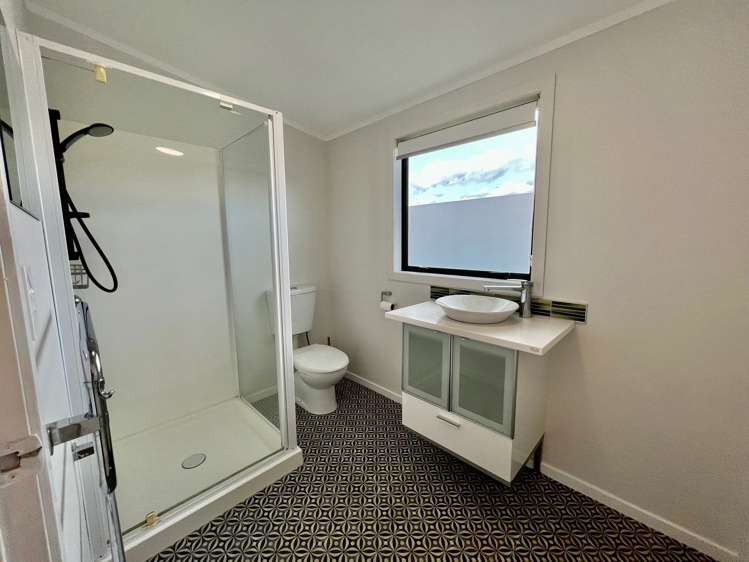 30 Manukau Road Raglan Town_12