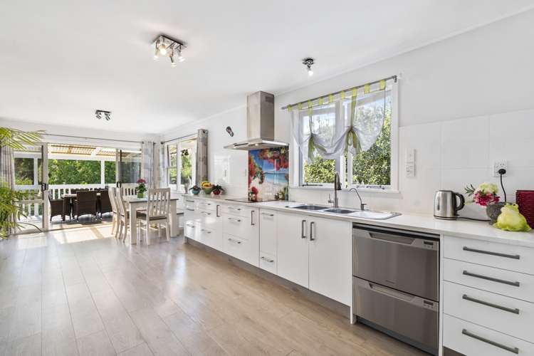 8 Huruhuru Road Massey_4