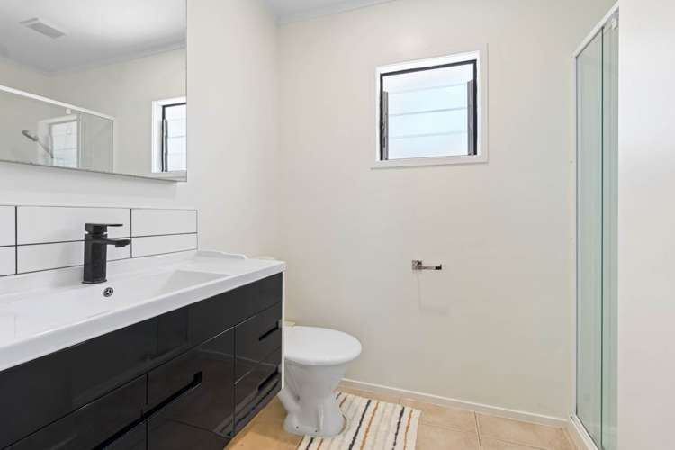 1/553 East Coast Road Browns Bay_18