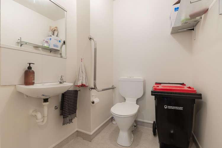 2/2-8 Queen Street Blenheim_19