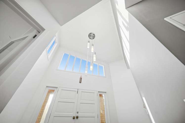 1 Churchill Road Murrays Bay_34