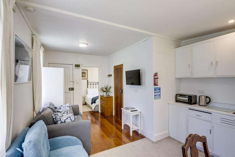 84 Middle Road Havelock North_37