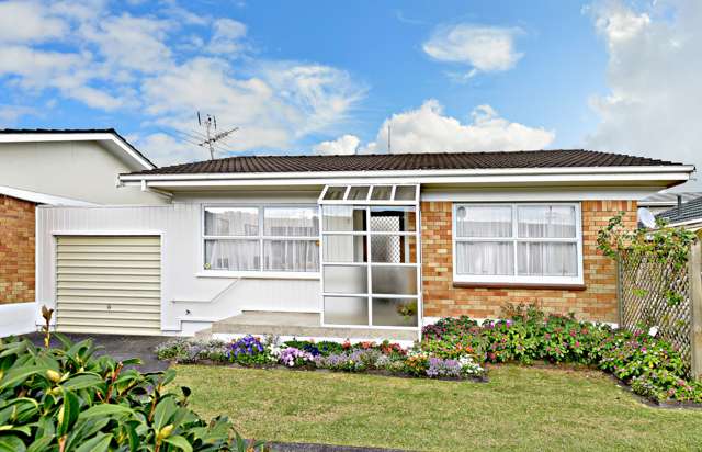 2/4 Menary Street Papakura_1