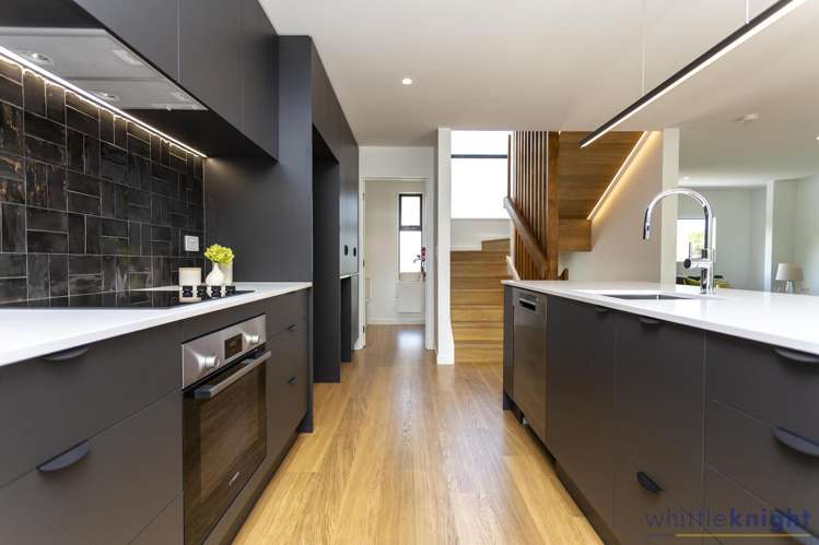 2/11 Carlton Mill Road Merivale_1