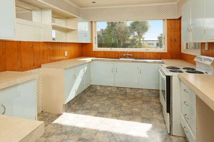 6 Wakeling Avenue Te Atatu South_8