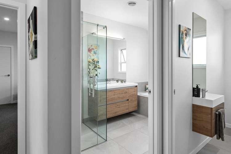 7 Willow Brook Place Clive_13