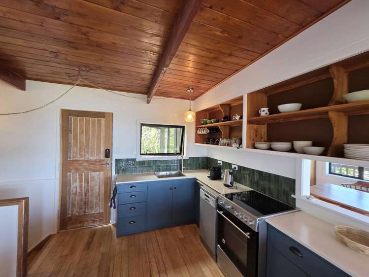 10744 State Highway 35 Waihau Bay_11