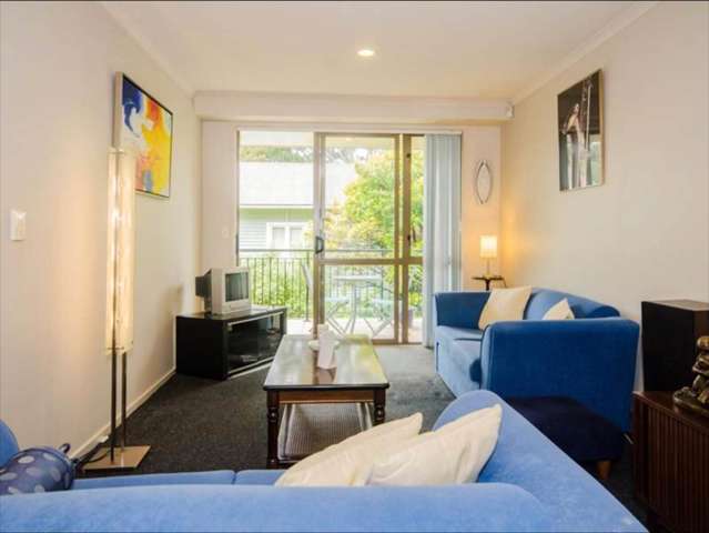 2f/1 Wadier Place Henderson_2