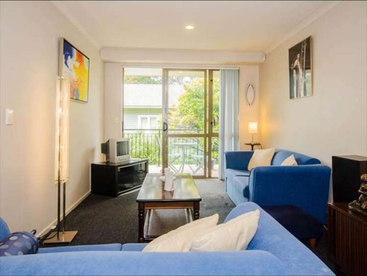 2f/1 Wadier Place Henderson_2