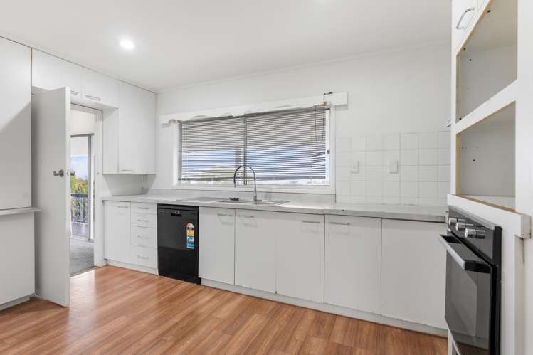 10 McMillan Place Mellons Bay_11