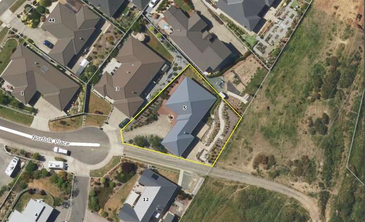 5 Norfolk Place Stoke_25