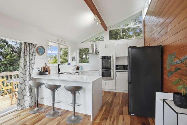 47 Takahe Road Titirangi_4