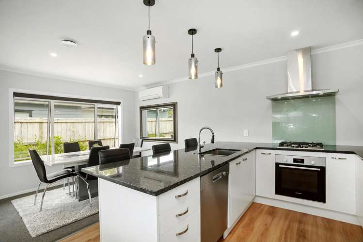 15 Grovedale Square Wainuiomata_4