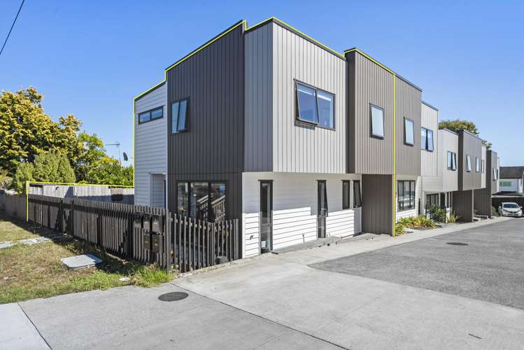 88 Sylvan Crescent_0