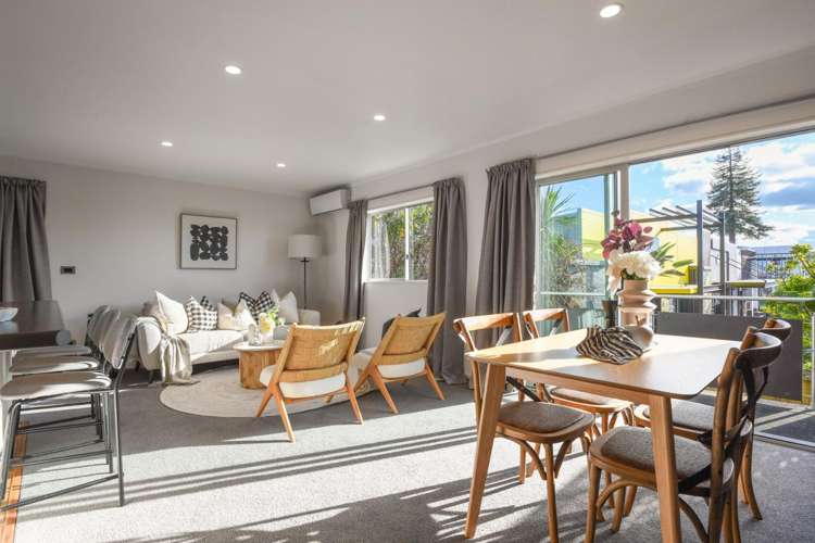 2/15 Tarawera Road 1095_1