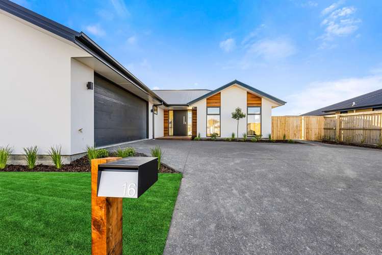 16 Falcons View Drive_1