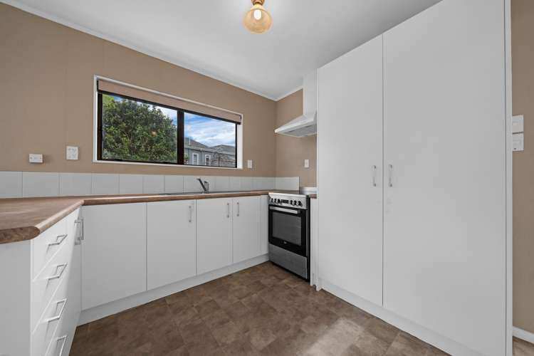 2/3A Youngs Road Papakura_1