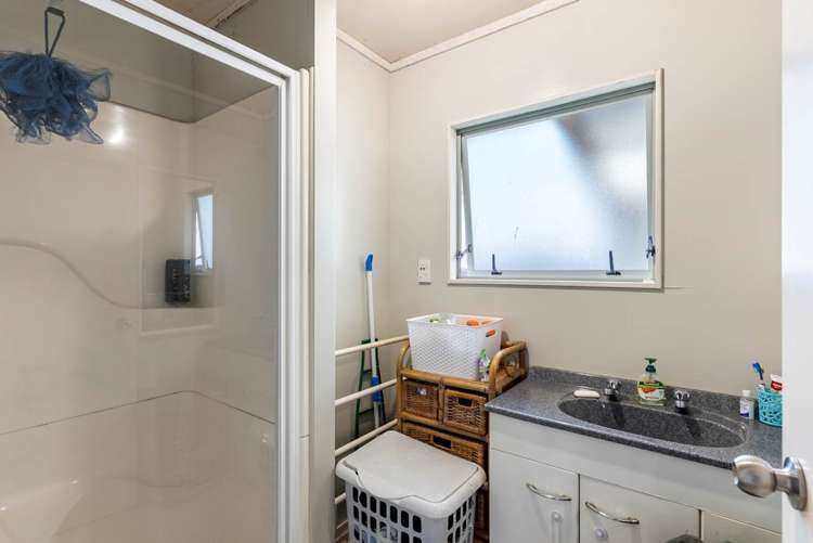 282 West Coast Road Glen Eden_17