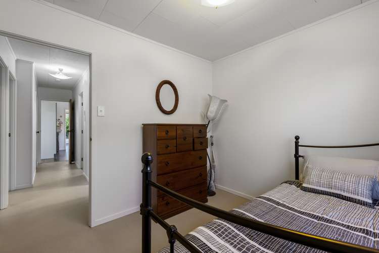 52 Solar Road Glen Eden_17