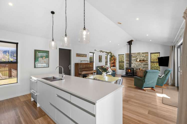 25 Bell Street Lake Hawea_5