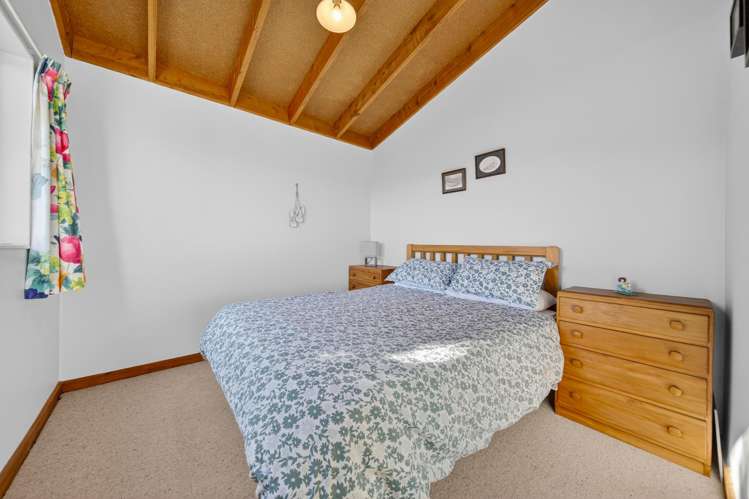 22 Seaview Avenue Cape Palliser_11