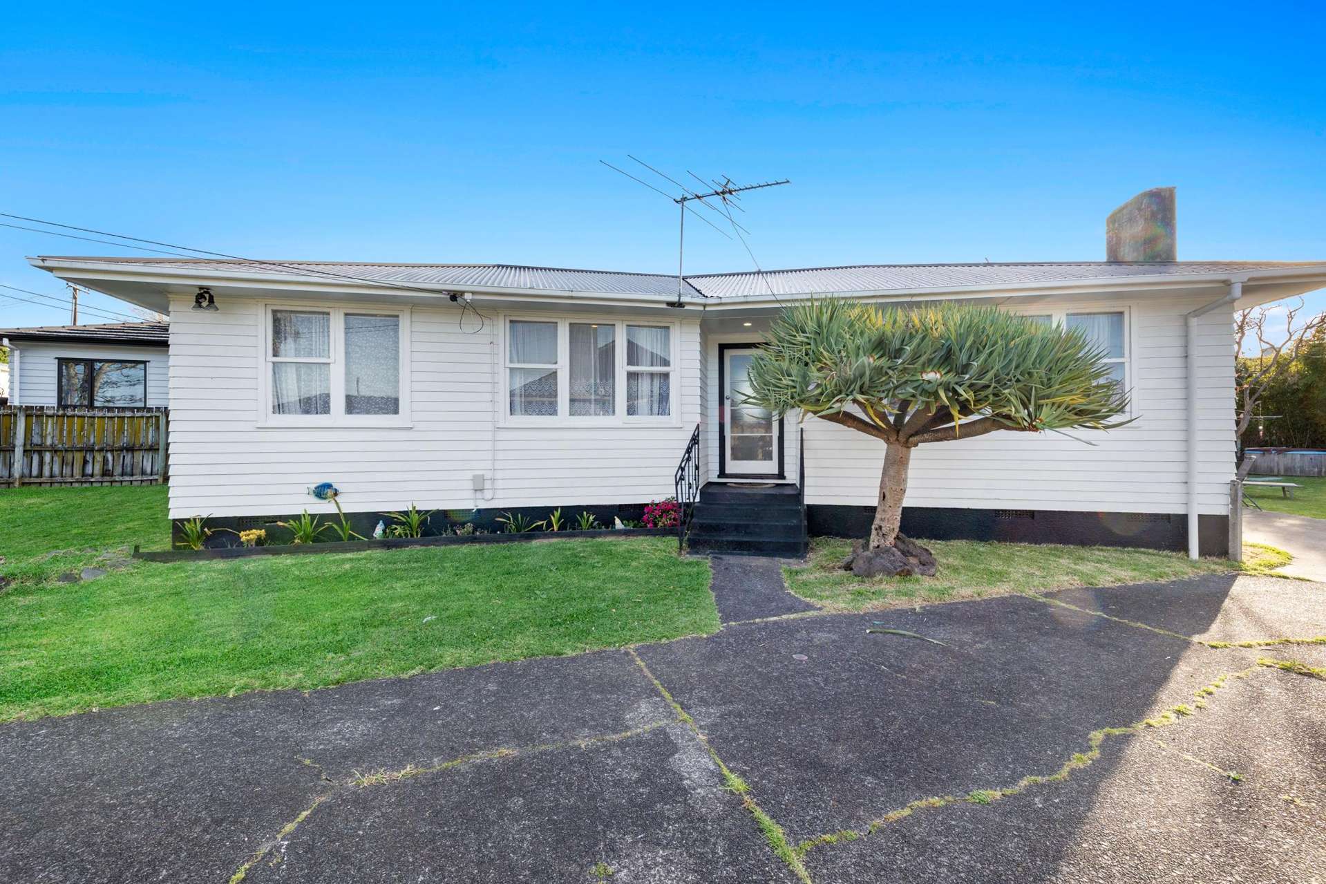 16 Ivon Road Otara_0