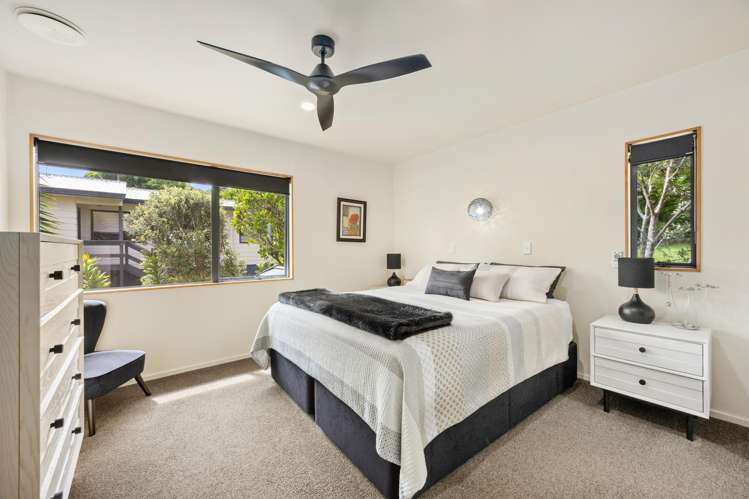 1/96 William Bayes Place Red Beach_16