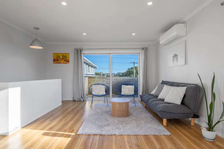 1/4 Tui Glen Road_3