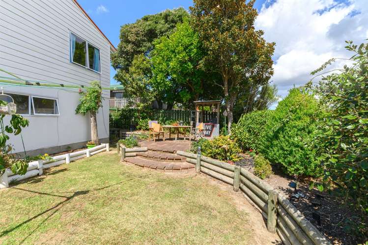1/21 Captain Scott Road Glen Eden_3