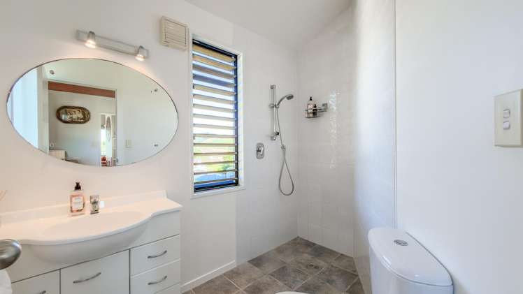 41 Fishermans Bend Whiritoa_13