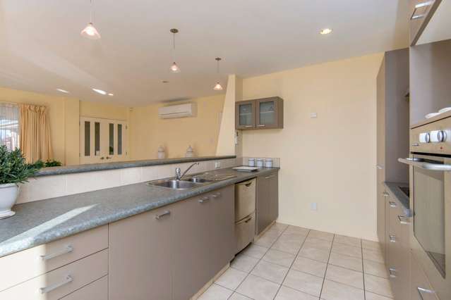 5 Sweet Waters Place Woolston_2
