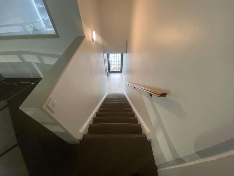 2/1008 Ferry Road Ferrymead_14