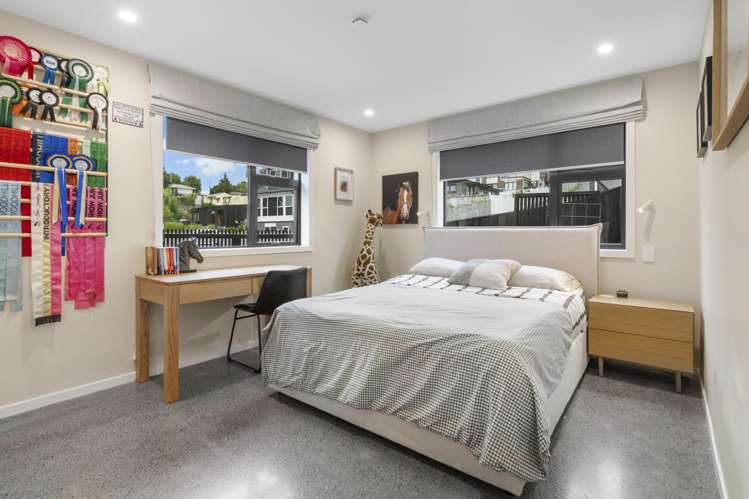 16 Arataki Views Way Glen Eden_21