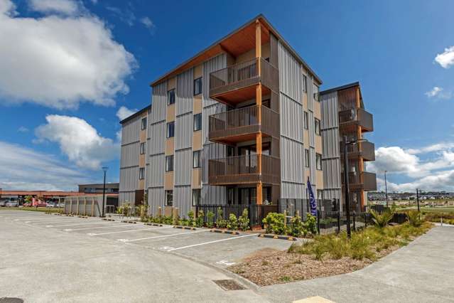 4/40 Waiparaheka Drive Wainui_1