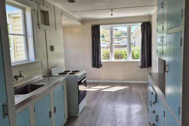 18 Takahe Street Taihape and Surrounds_2