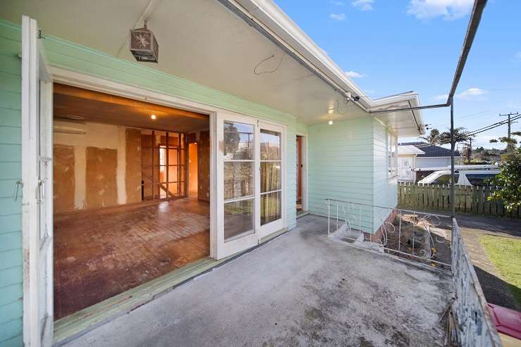 2 Frizell Street, in Beach Haven, Auckland, goes to auction on July 4 with declared reserve of $350,000.  Photo / Supplied