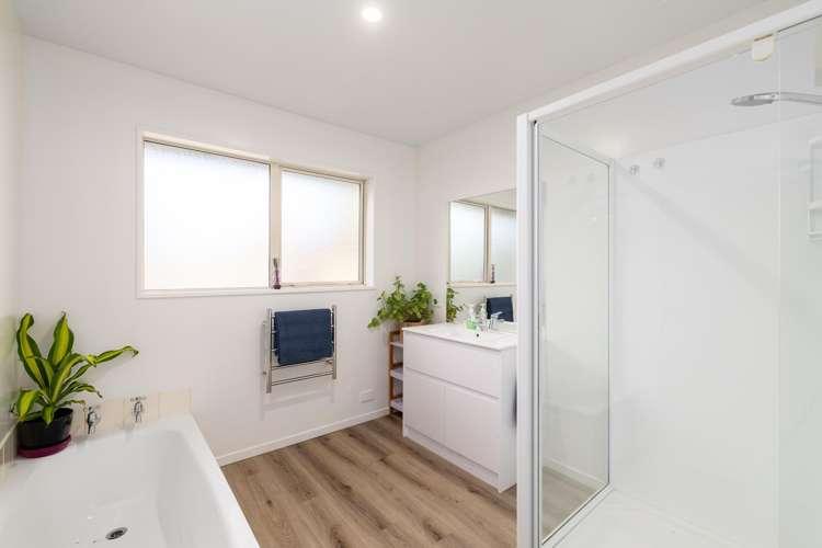 56 Travis Country Drive Burwood_16