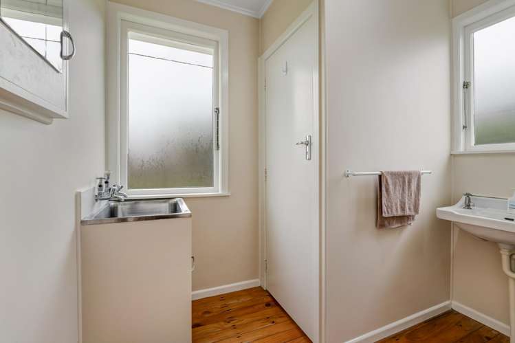 41 Centreway Road Orewa_16