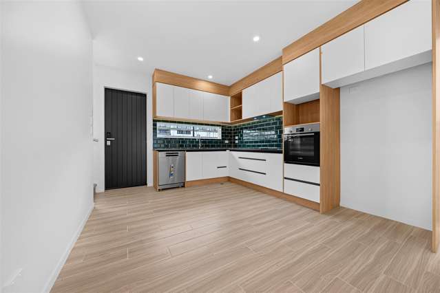 8 Longview Oak Lane Papakura_2