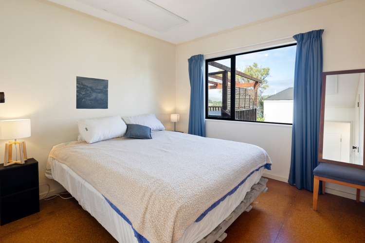 13 Point Street Raglan_7