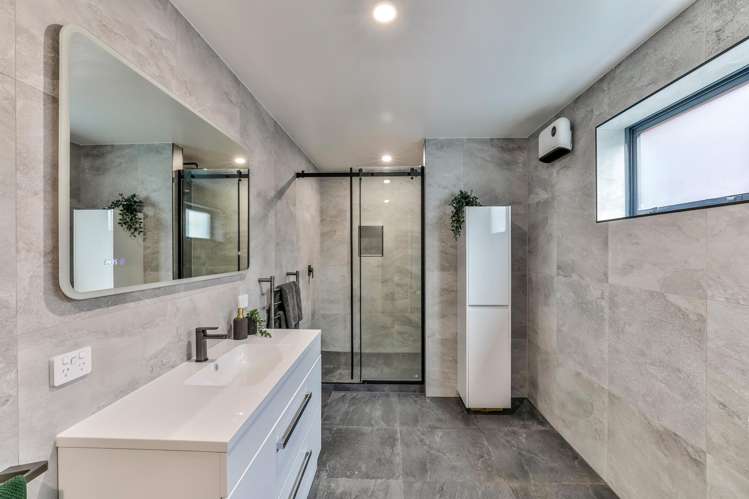 88 Tiroroa Avenue Te Atatu South_24