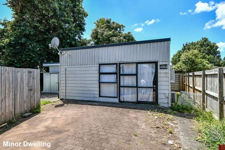 426 & 426A Roscommon Road Manurewa_7