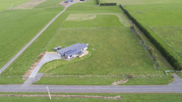 161 Spur Road West Feilding_25